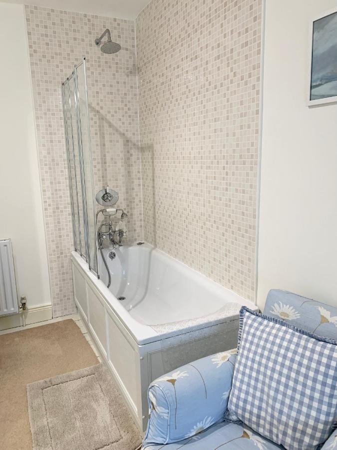 Dalton House Bed And Breakfast Екстер'єр фото